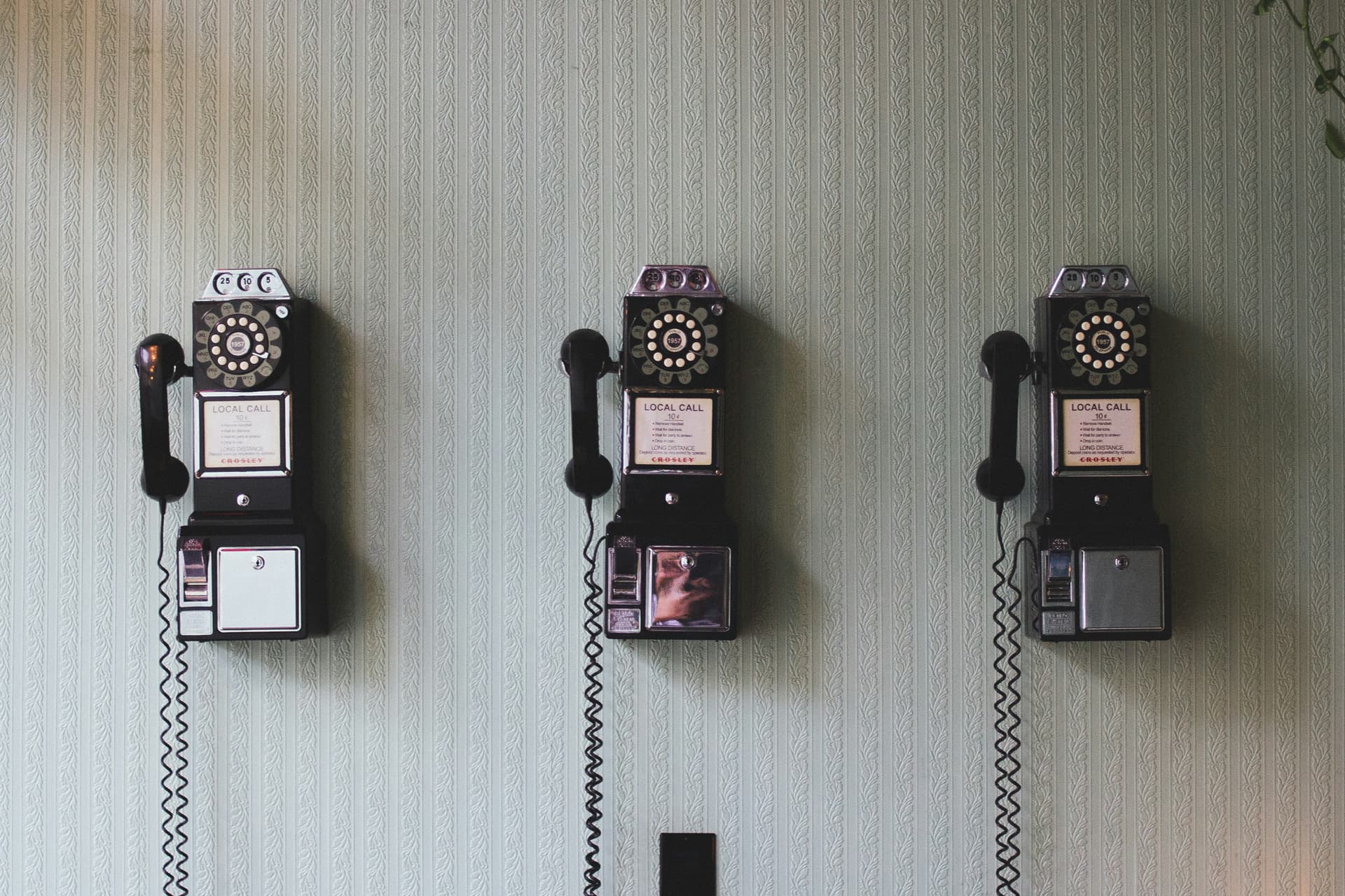 Call Centers Are Getting a Major Upgrade Thanks to AI Voice Agents (And It's About Time!)